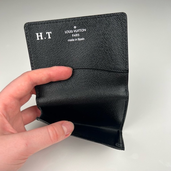 Louis Vuitton Taiga Anvelope cult DeVigitte Black Card Case - Picture 7 of 7